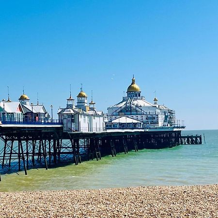 "The Parlour" Seafront Apartment Eastbourne Exterior photo